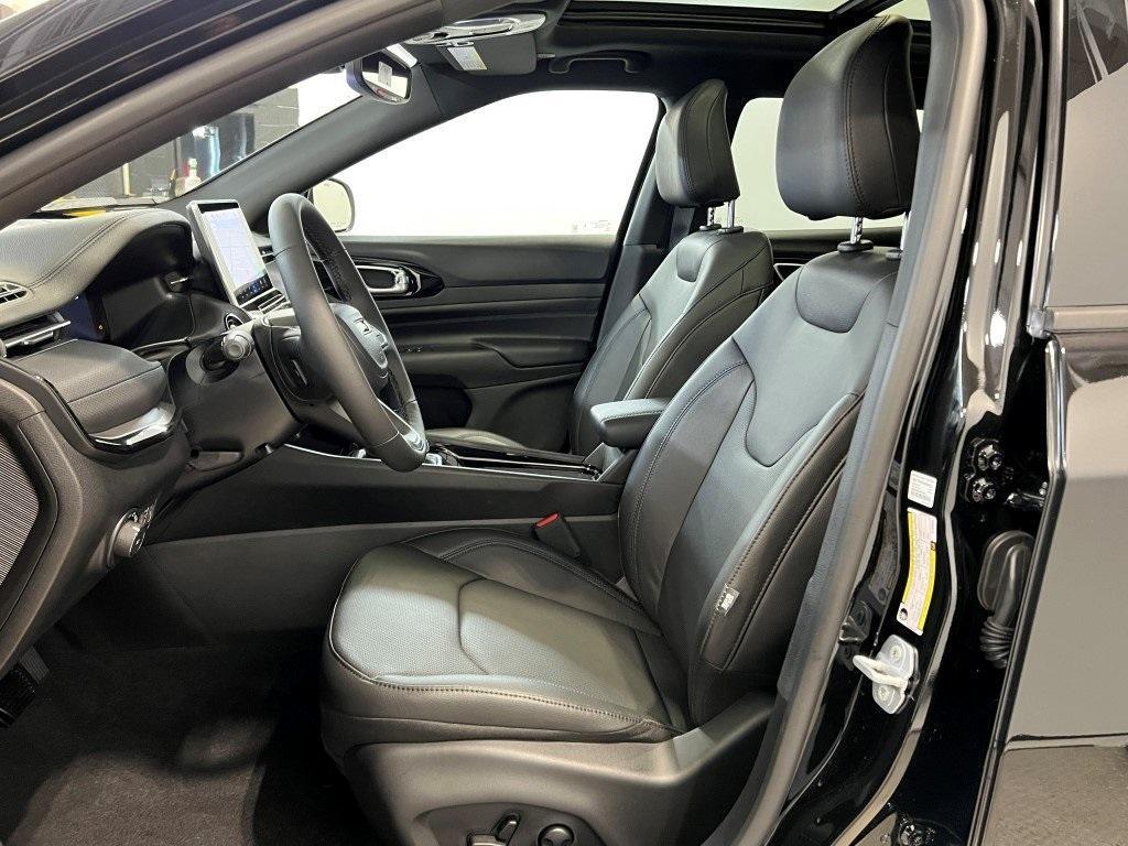 new 2025 Jeep Compass car, priced at $37,528