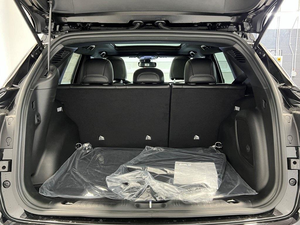new 2025 Jeep Compass car, priced at $37,528