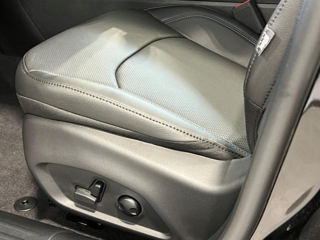 new 2025 Jeep Compass car, priced at $37,528
