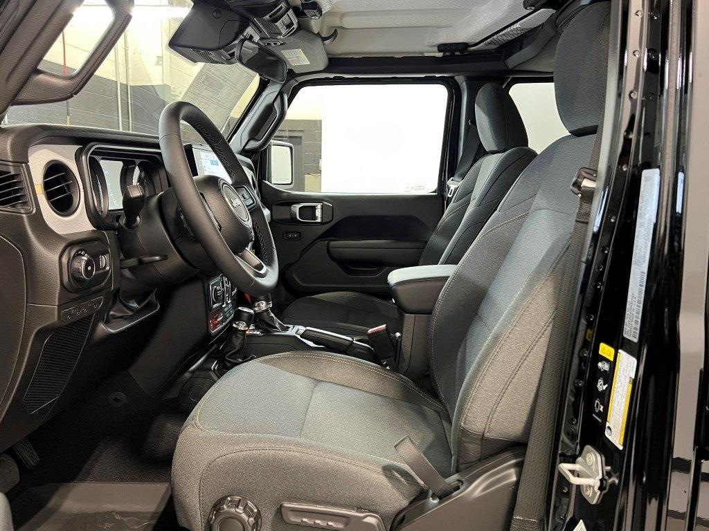 new 2025 Jeep Wrangler car, priced at $50,214