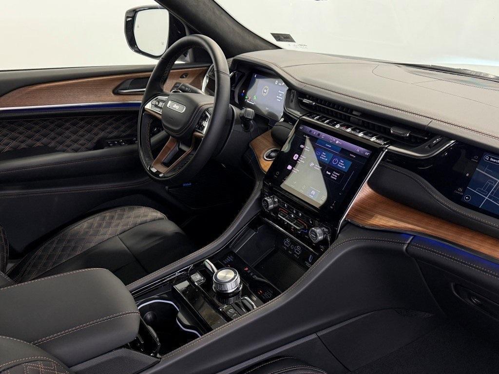new 2025 Jeep Grand Cherokee car, priced at $59,703