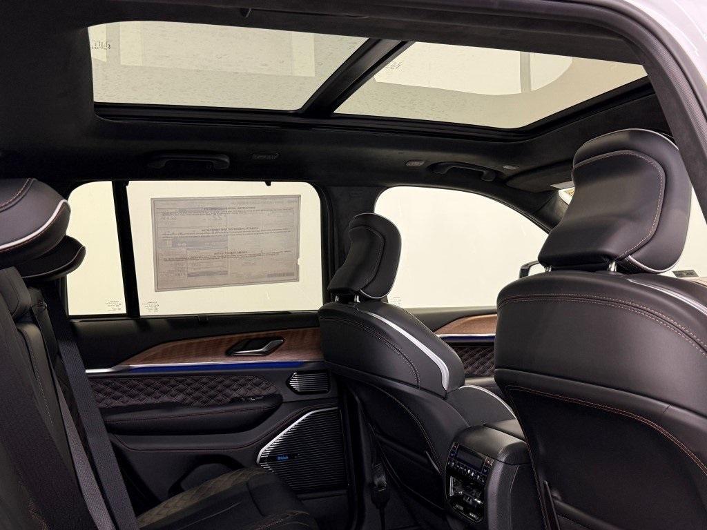 new 2025 Jeep Grand Cherokee car, priced at $59,703