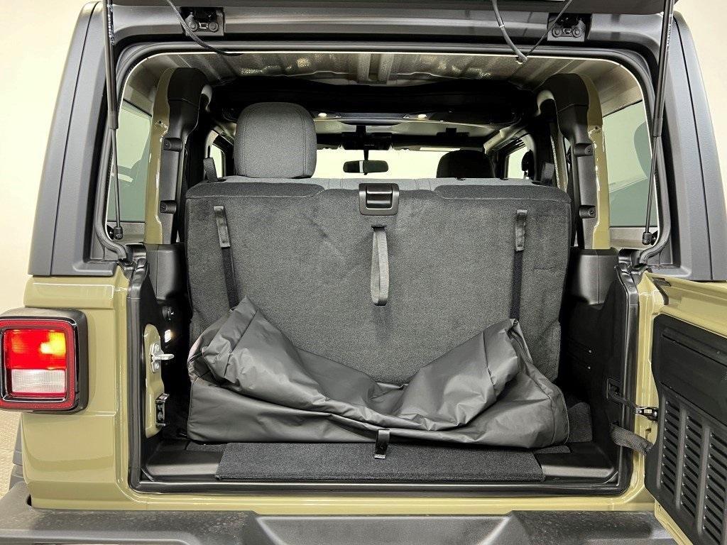 new 2025 Jeep Wrangler car, priced at $31,914