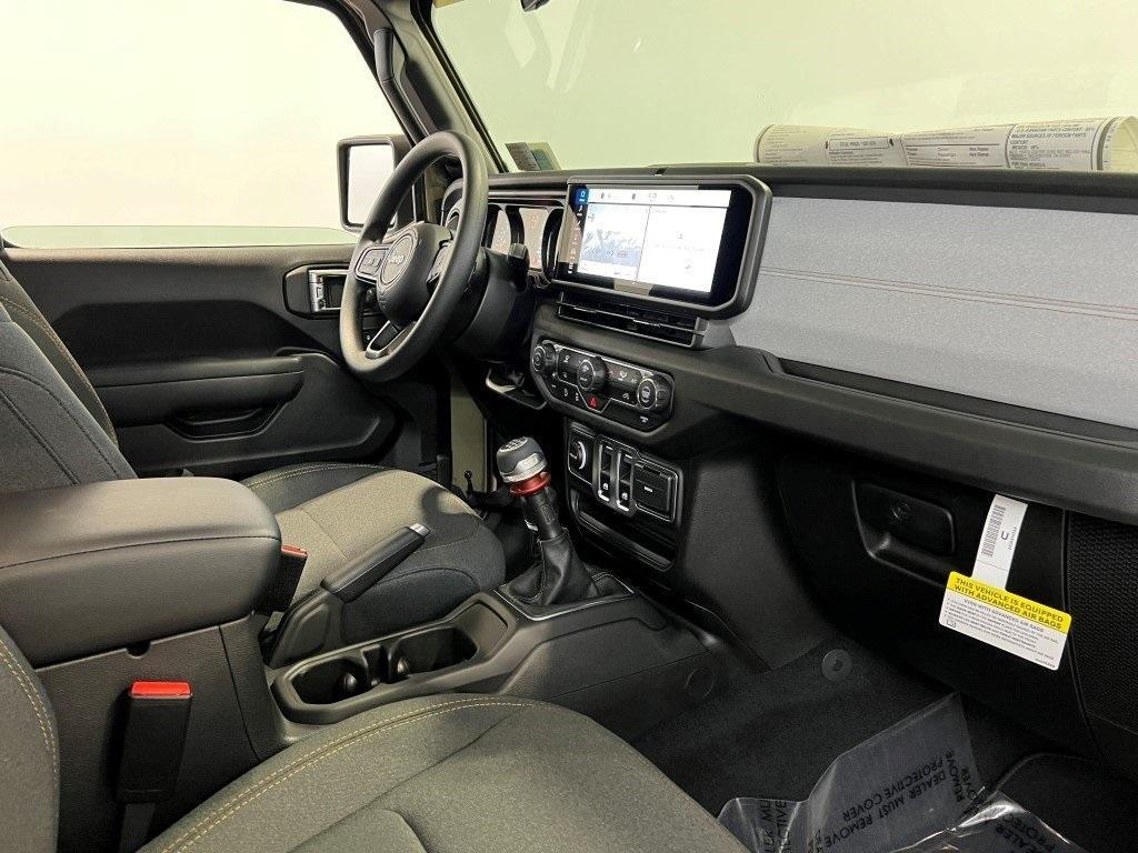new 2025 Jeep Wrangler car, priced at $31,914