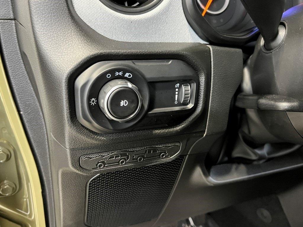 new 2025 Jeep Wrangler car, priced at $31,914