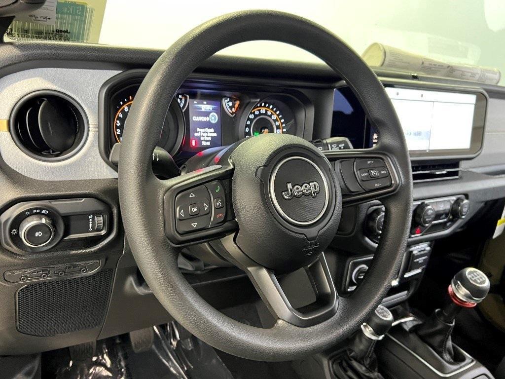 new 2025 Jeep Wrangler car, priced at $31,914