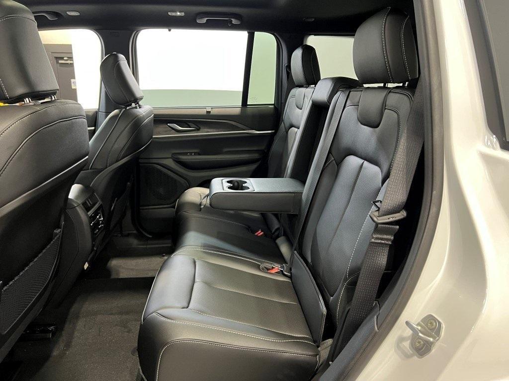 new 2025 Jeep Grand Cherokee car, priced at $46,776