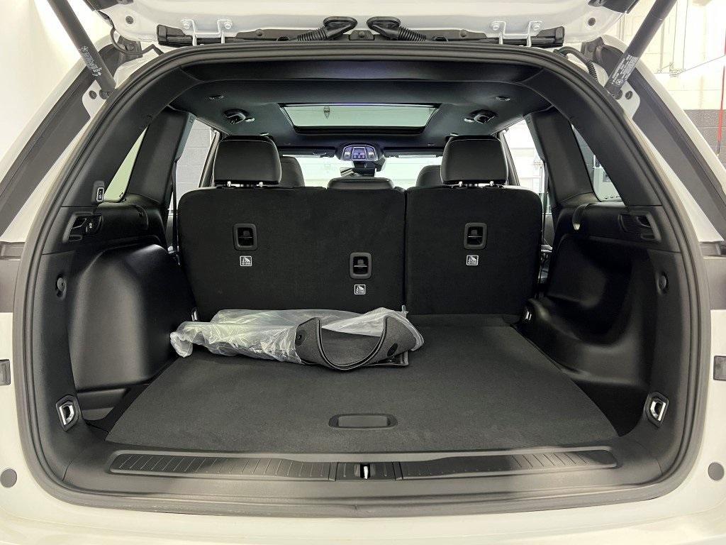 new 2025 Jeep Grand Cherokee car, priced at $46,776