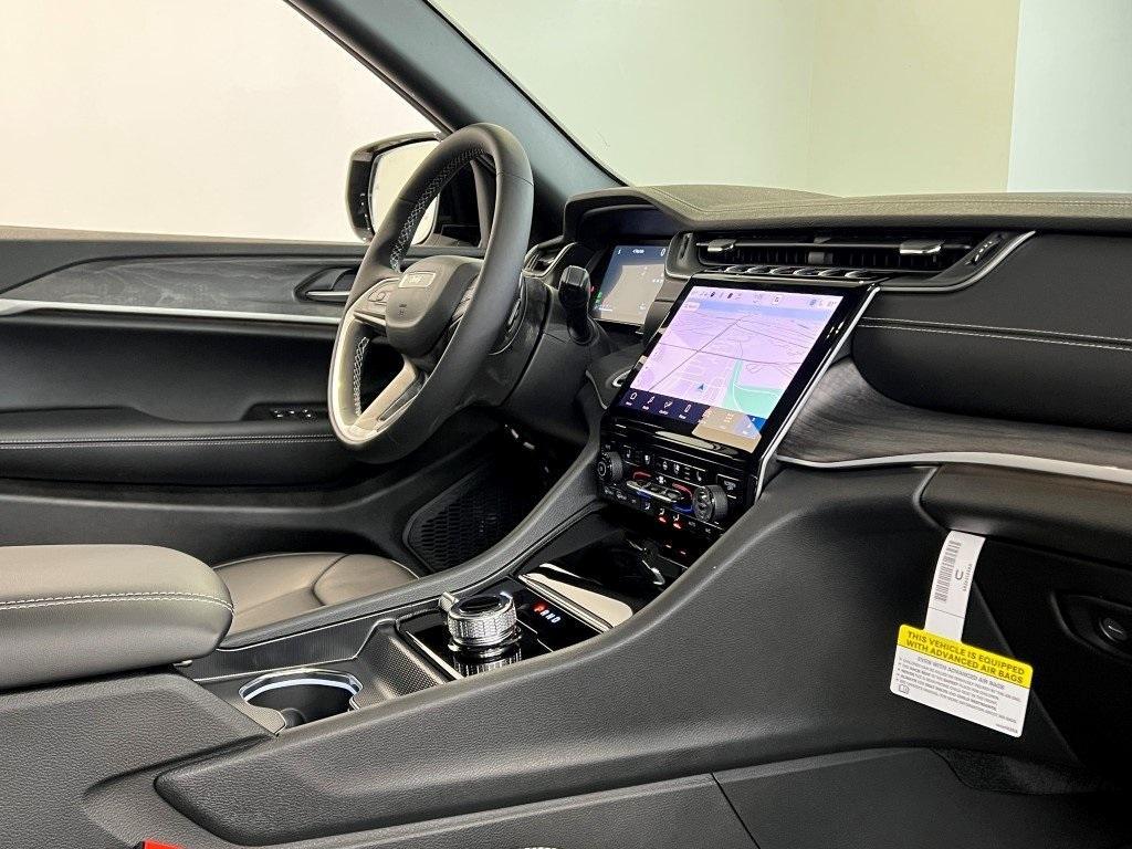 new 2025 Jeep Grand Cherokee car, priced at $46,776