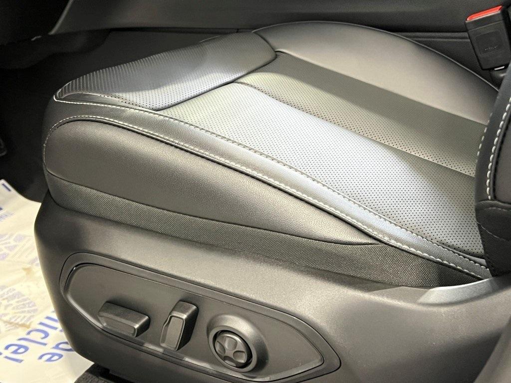 new 2025 Jeep Grand Cherokee car, priced at $46,776
