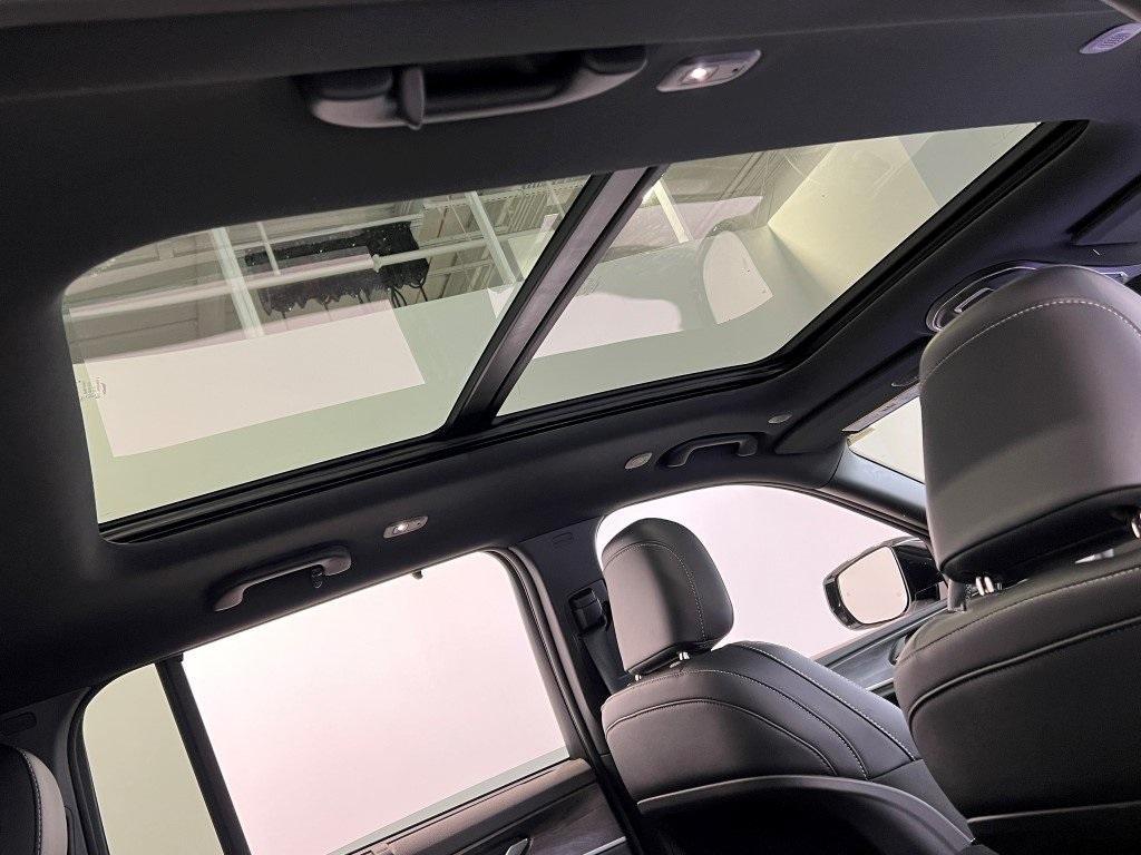 new 2025 Jeep Grand Cherokee car, priced at $46,776