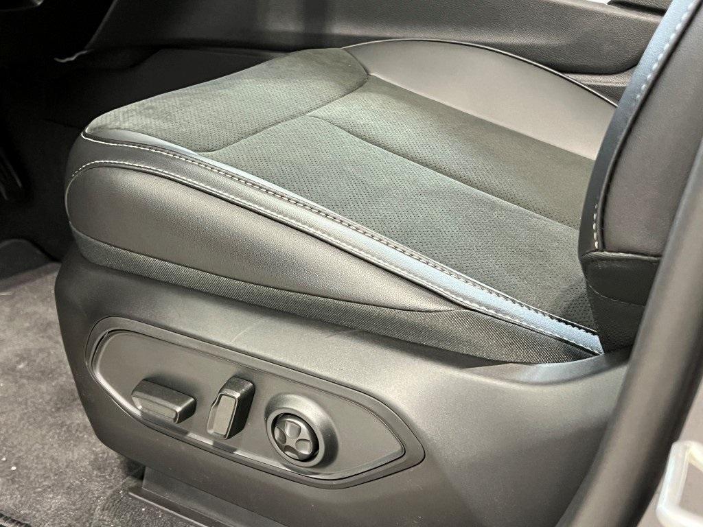 new 2025 Jeep Grand Cherokee L car, priced at $42,432