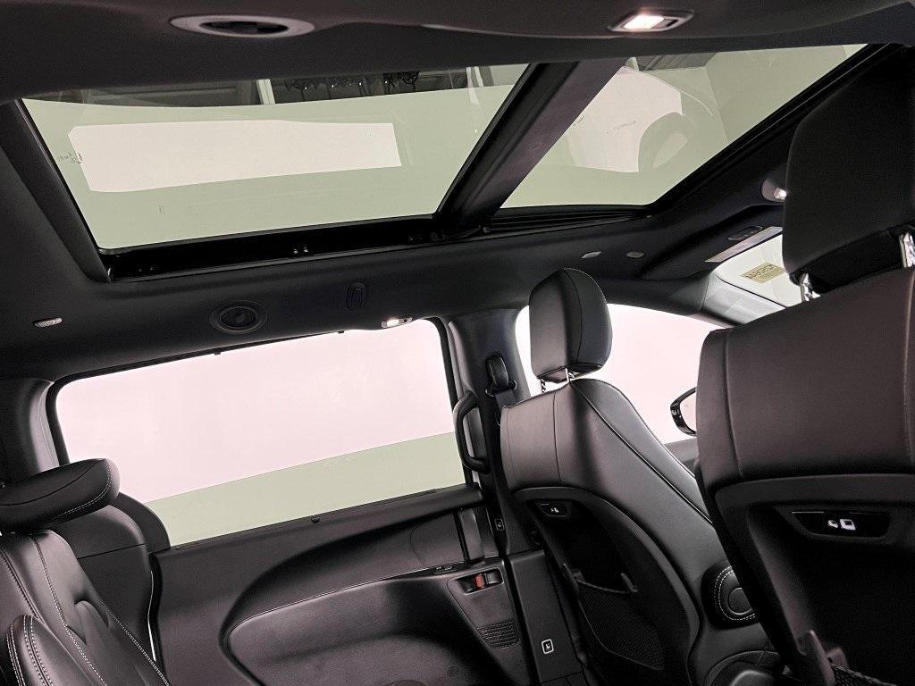 new 2025 Chrysler Pacifica car, priced at $36,631