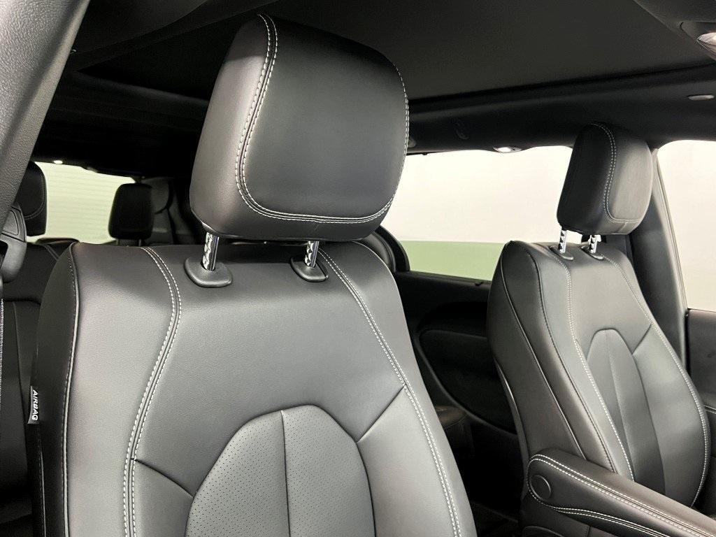 new 2025 Chrysler Pacifica car, priced at $36,631