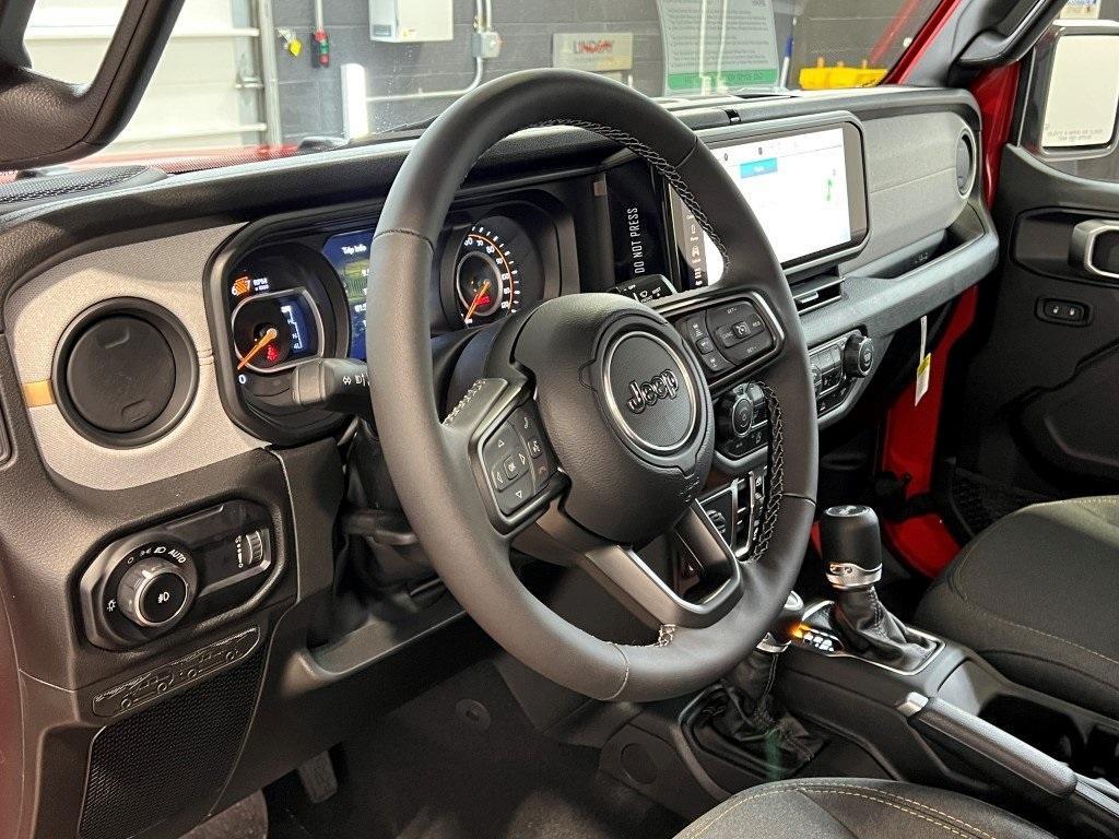 new 2025 Jeep Wrangler car, priced at $46,612