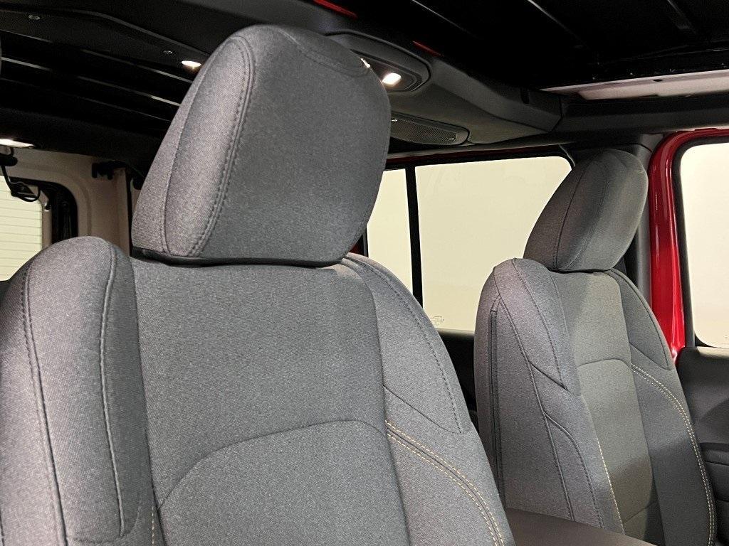 new 2025 Jeep Wrangler car, priced at $46,612