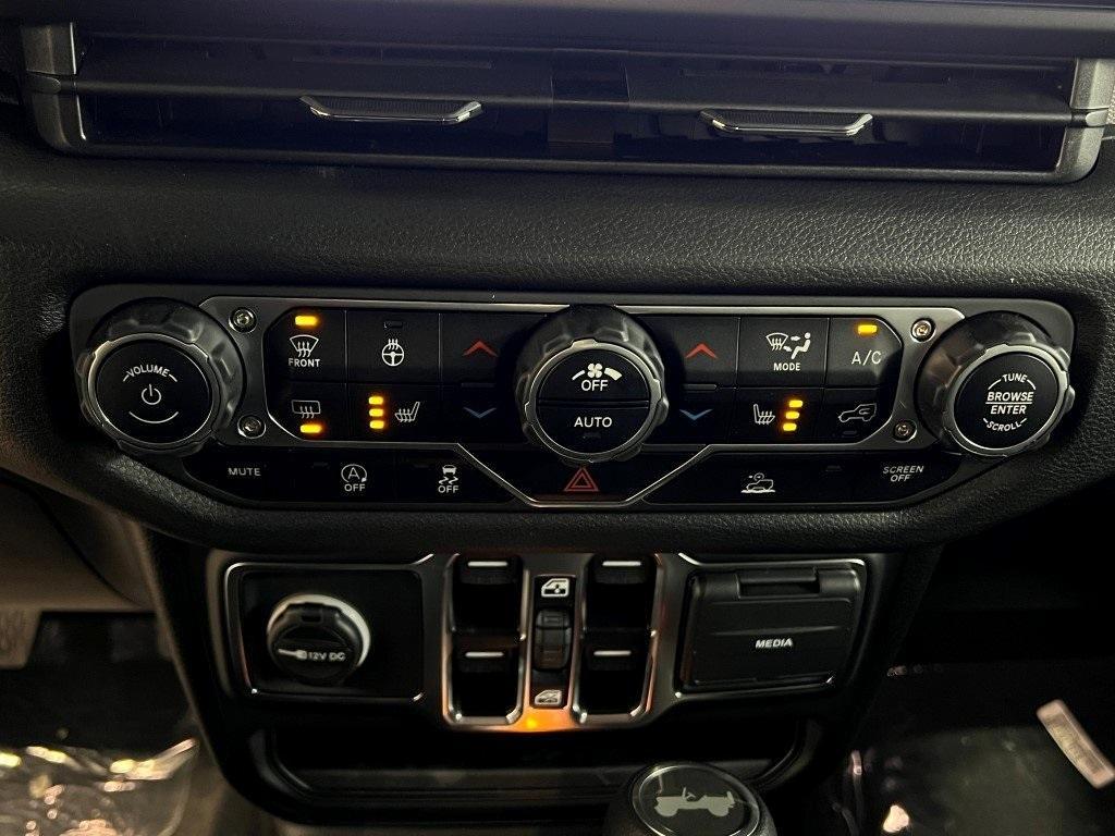 new 2025 Jeep Wrangler car, priced at $46,612