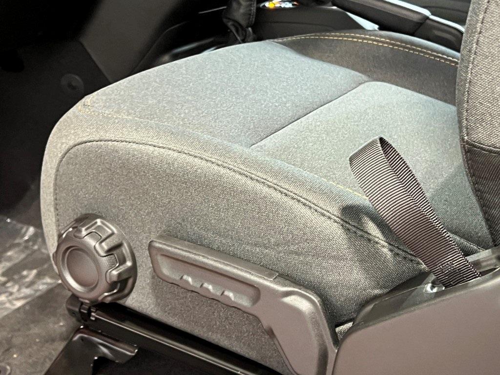new 2025 Jeep Wrangler car, priced at $46,612