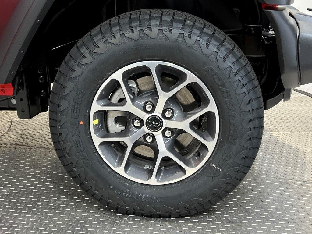 new 2025 Jeep Wrangler car, priced at $46,612