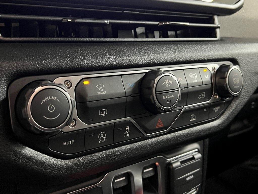 new 2025 Jeep Wrangler car, priced at $37,766