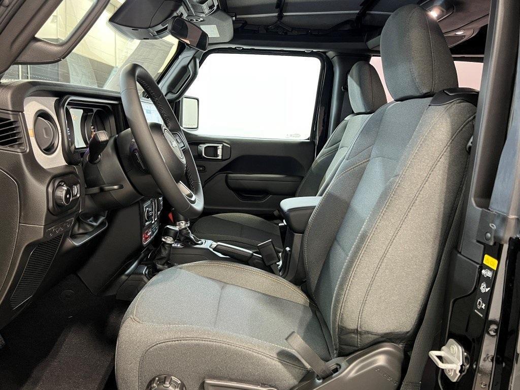 new 2025 Jeep Wrangler car, priced at $37,766