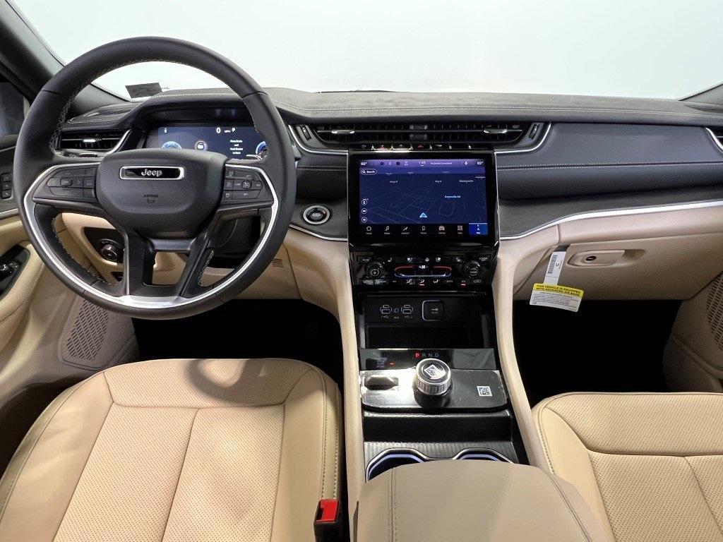 new 2025 Jeep Grand Cherokee car, priced at $43,791