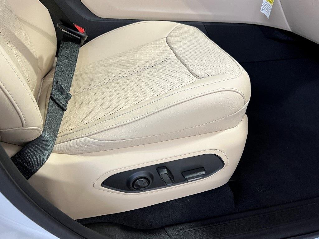 new 2025 Jeep Grand Cherokee car, priced at $43,791