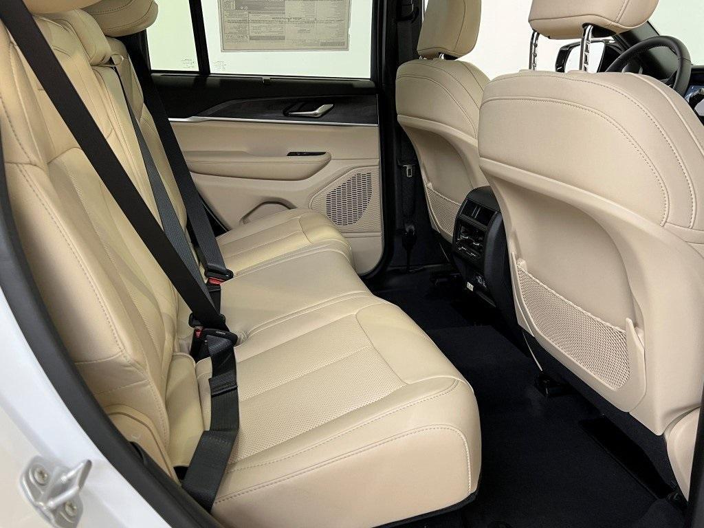 new 2025 Jeep Grand Cherokee car, priced at $43,791