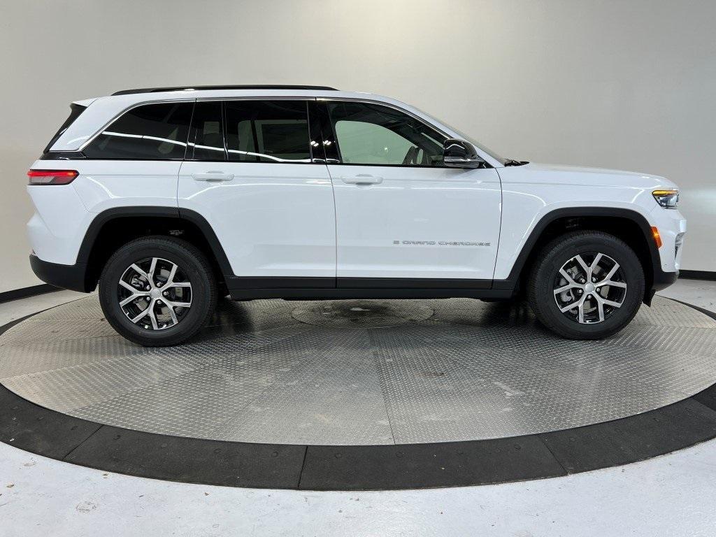 new 2025 Jeep Grand Cherokee car, priced at $43,791