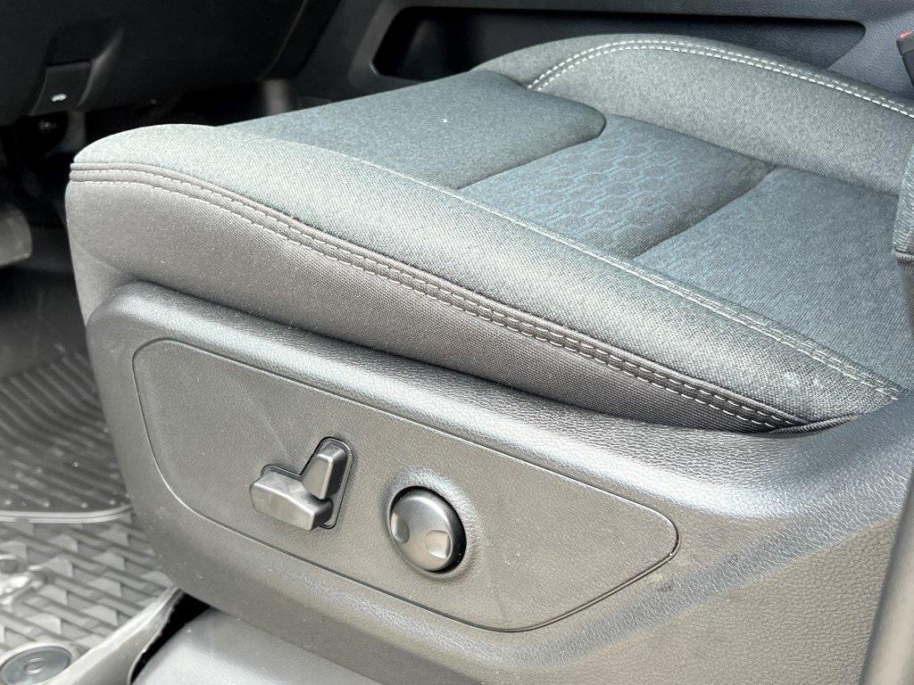 new 2025 Ram 1500 car, priced at $51,037