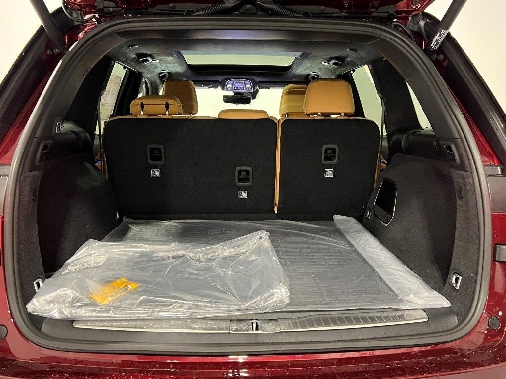 new 2025 Jeep Grand Cherokee car, priced at $60,239