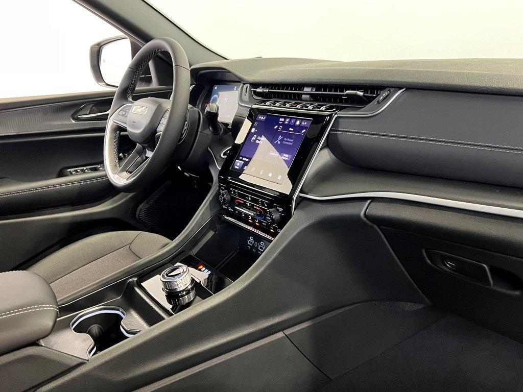 new 2025 Jeep Grand Cherokee L car, priced at $38,454