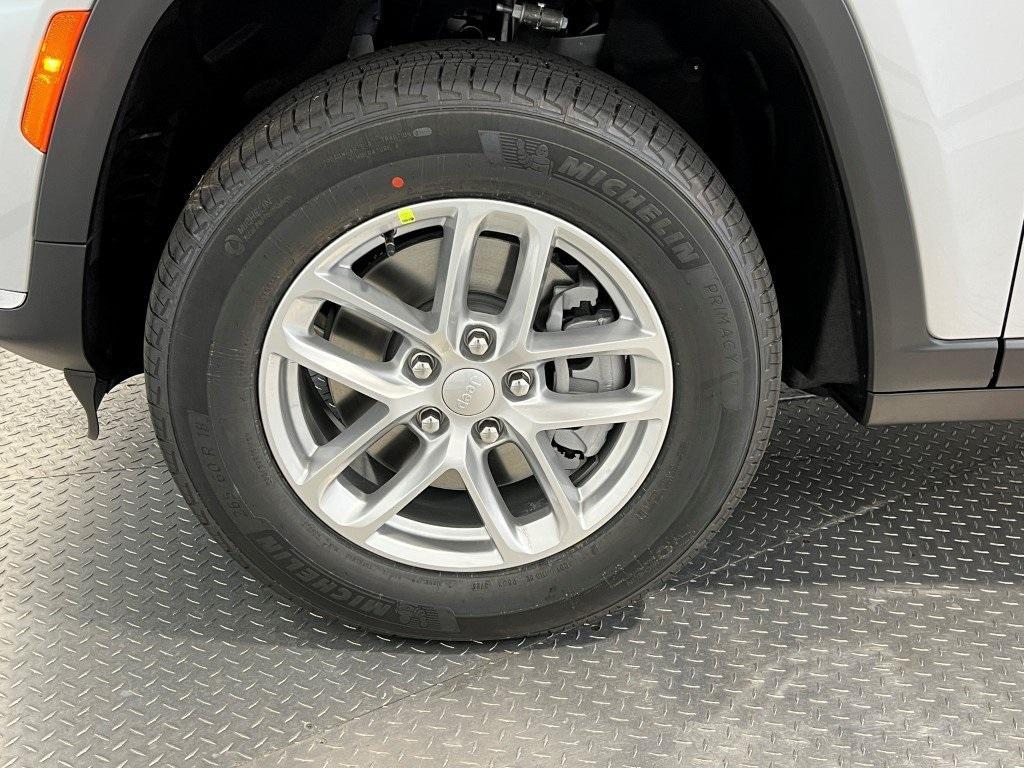 new 2025 Jeep Grand Cherokee L car, priced at $38,454