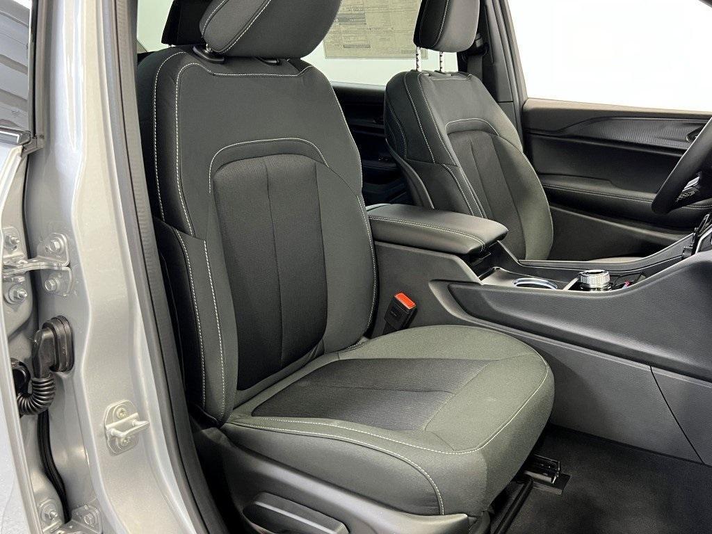 new 2025 Jeep Grand Cherokee L car, priced at $38,454