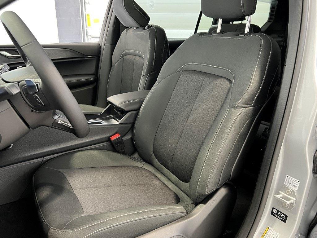 new 2025 Jeep Grand Cherokee L car, priced at $38,454