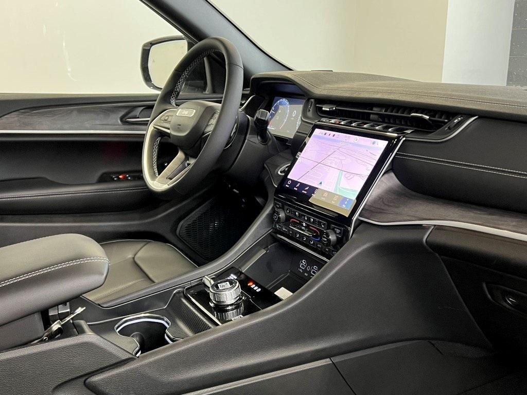 new 2025 Jeep Grand Cherokee L car, priced at $49,057