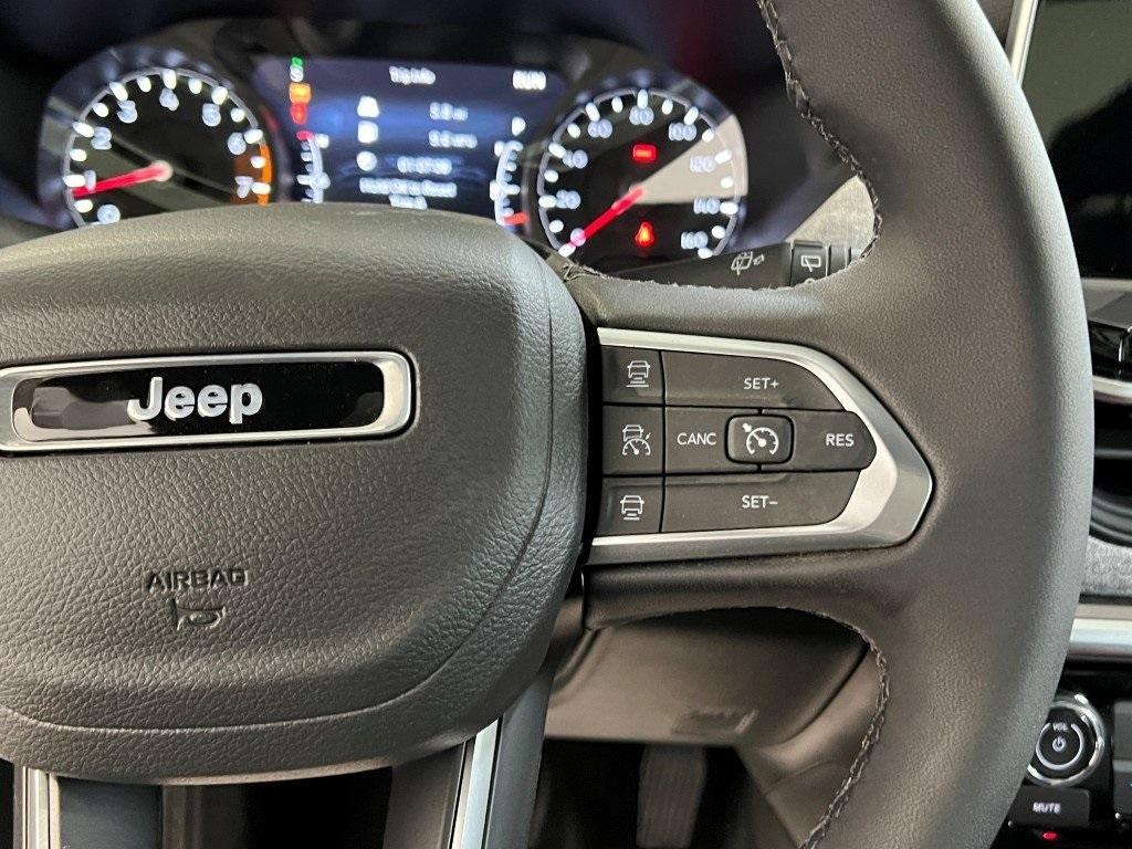 new 2025 Jeep Compass car, priced at $33,067