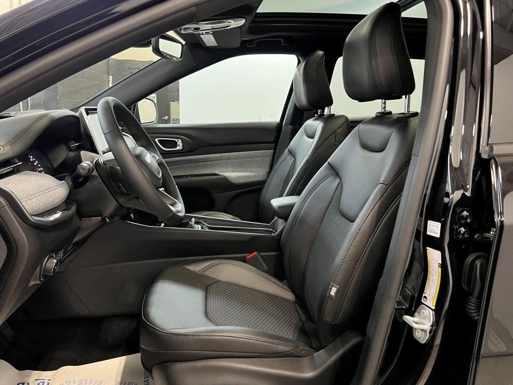new 2025 Jeep Compass car, priced at $33,067
