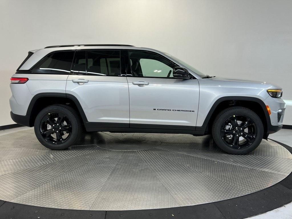 new 2025 Jeep Grand Cherokee car, priced at $49,727