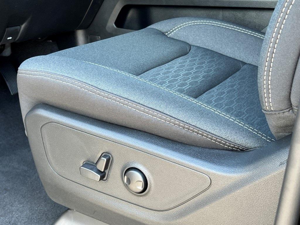 new 2025 Ram 1500 car, priced at $52,662