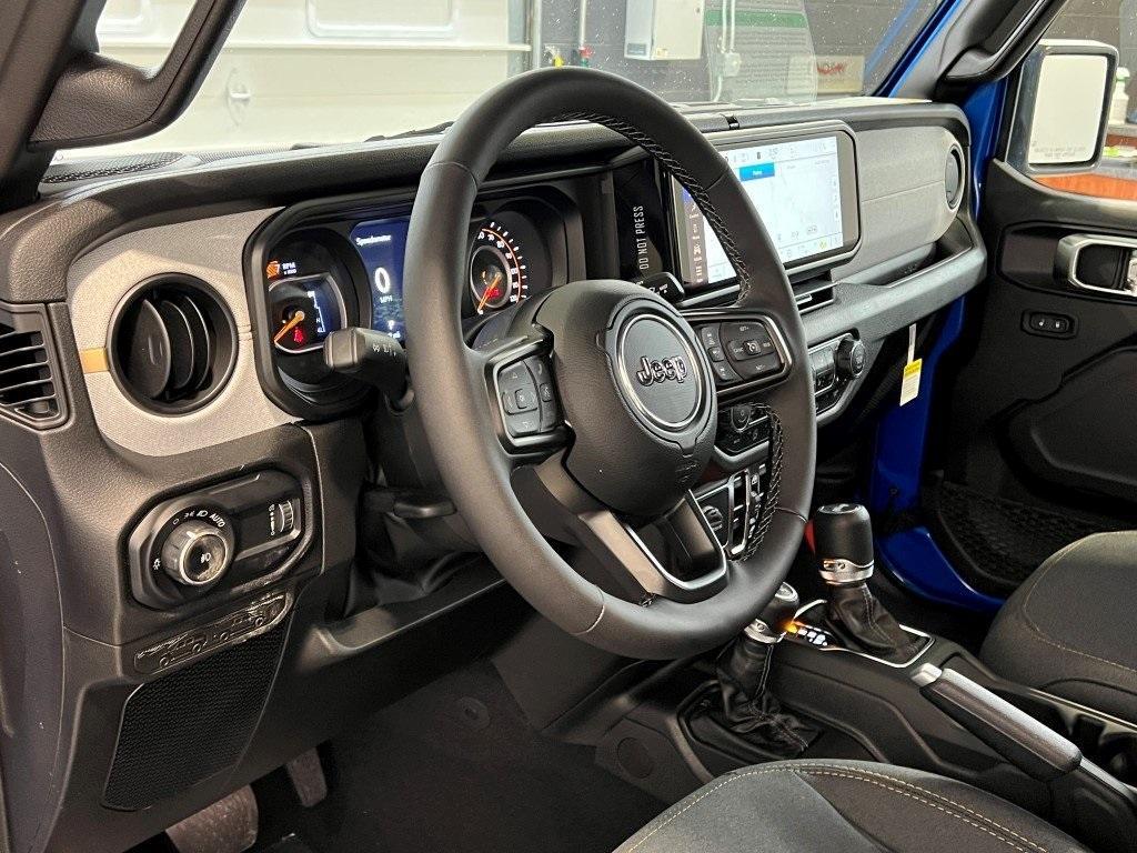 new 2025 Jeep Wrangler car, priced at $46,612