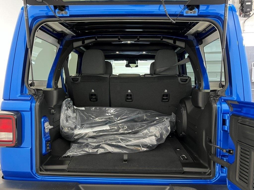 new 2025 Jeep Wrangler car, priced at $46,612