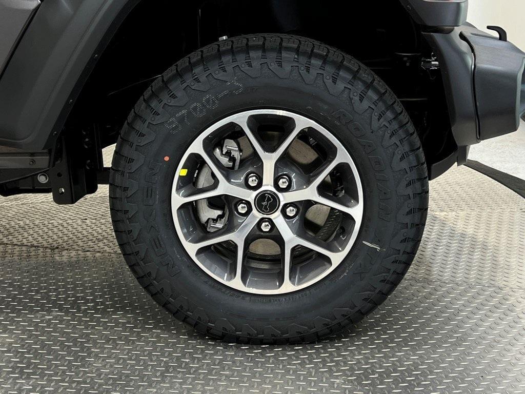 new 2025 Jeep Wrangler car, priced at $46,612