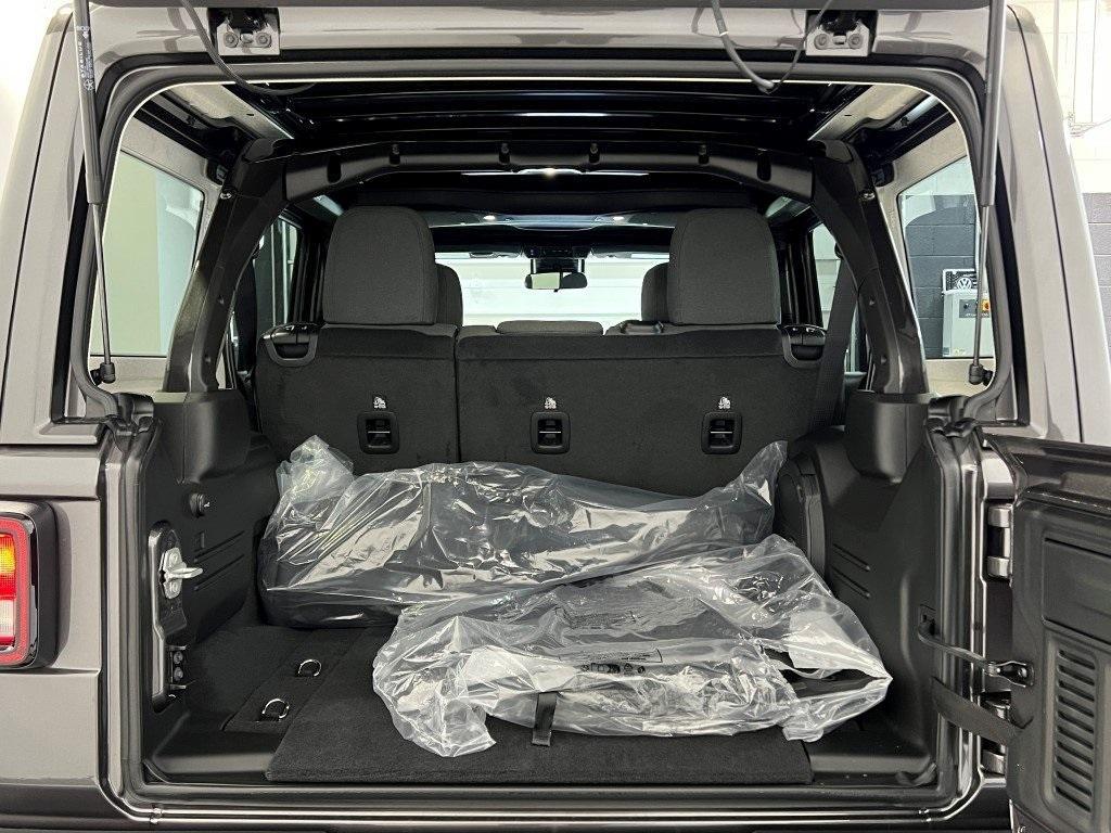 new 2025 Jeep Wrangler car, priced at $46,612