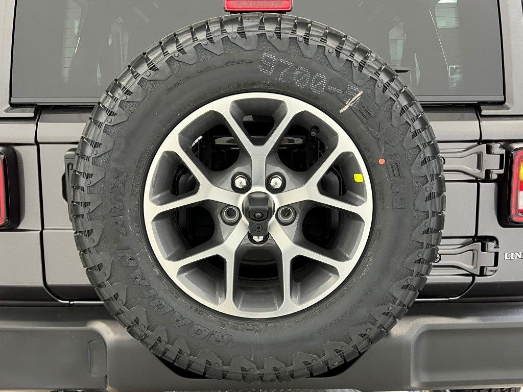 new 2025 Jeep Wrangler car, priced at $46,612