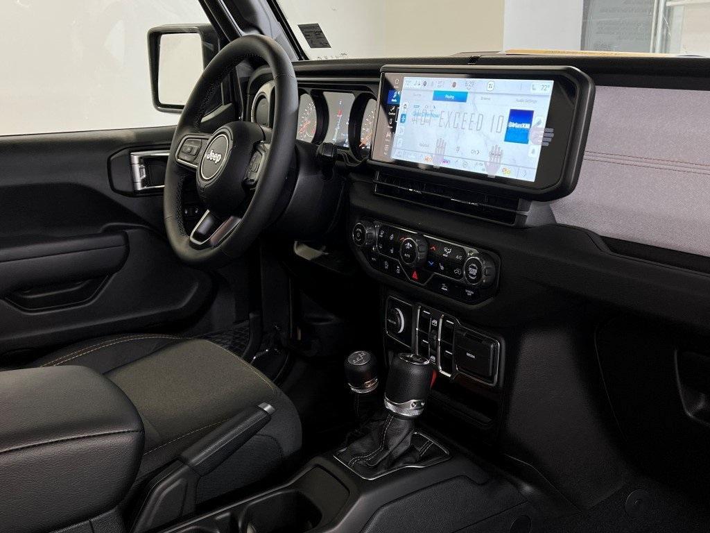 new 2025 Jeep Wrangler car, priced at $46,612