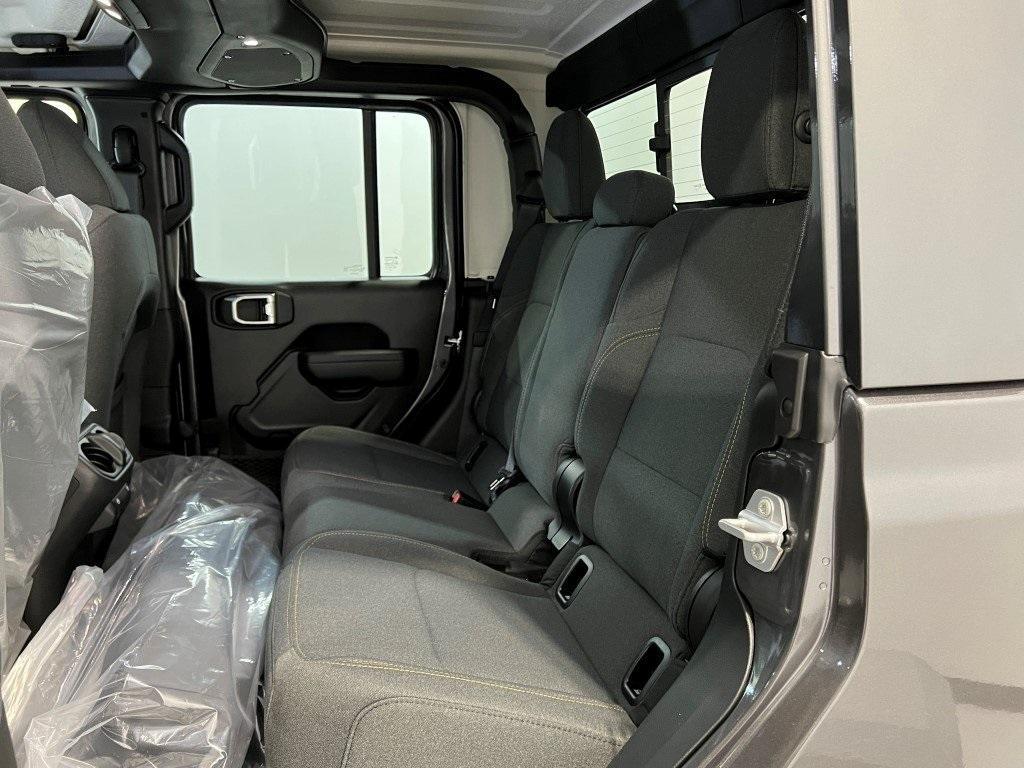 new 2025 Jeep Gladiator car, priced at $38,507