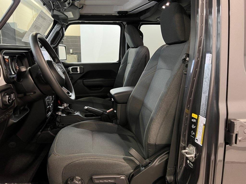 new 2025 Jeep Gladiator car, priced at $38,507