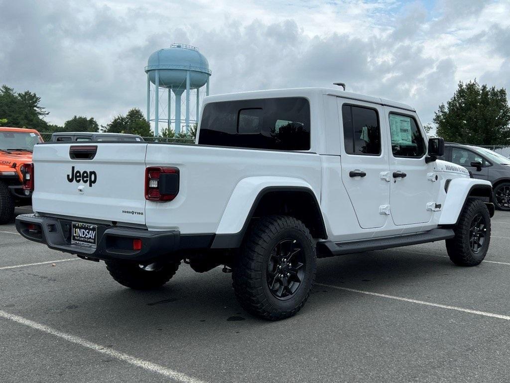 new 2025 Jeep Gladiator car, priced at $44,036