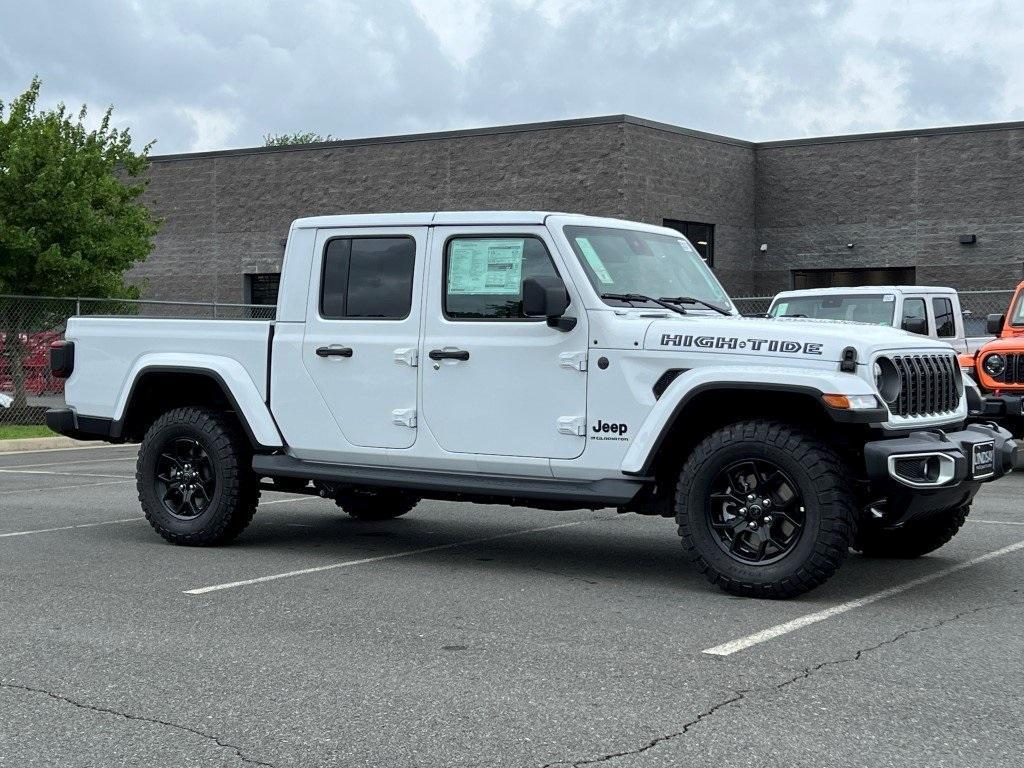 new 2025 Jeep Gladiator car, priced at $44,036